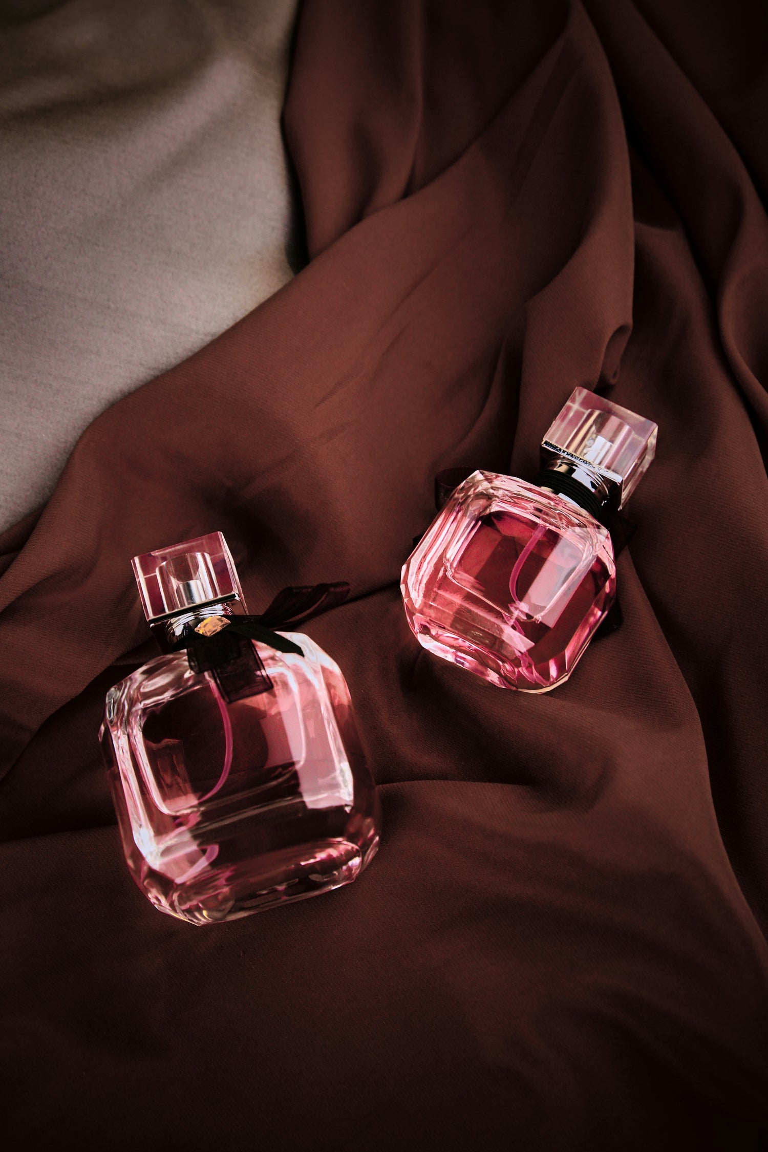 La contrefaçon dans le parfum : attention aux fausses promesses